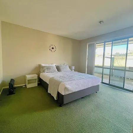 Cozy Glenholme Ensuite-3
