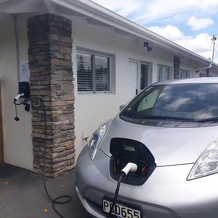 Rose Apartments Unit 1 Central Rotorua-Accommodation&Spa-2
