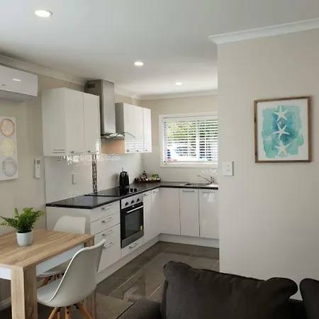 Rose Apartments Unit 5 Central Rotorua- Accommodation & Spa-3