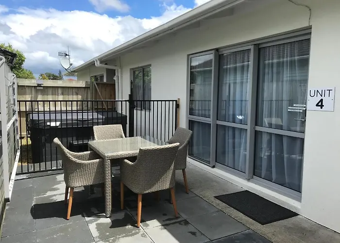 Rose Apartments Central Rotorua- Accommodation & Private Spa
