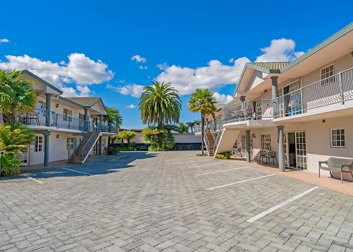 Rotorua AccommodationSilver Fern Suites & Spa