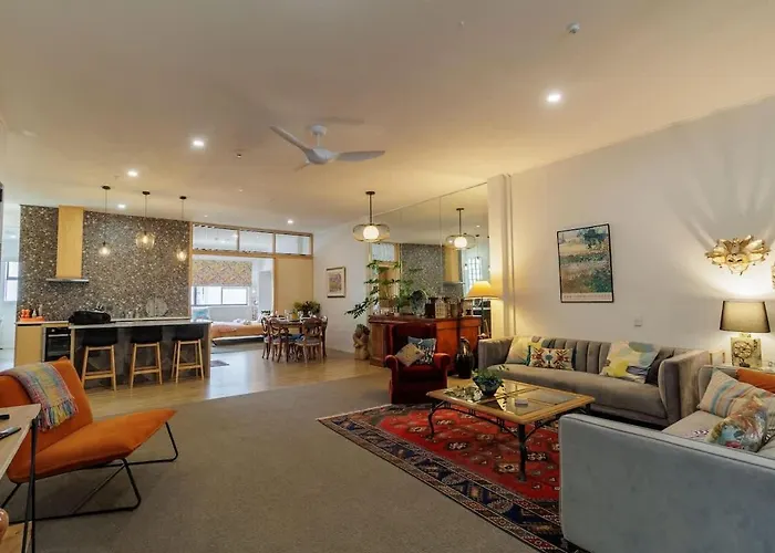 Inn Tutanekai - Central City Chic 3 Bedroom 2 Bathroom Apartment Rotorua